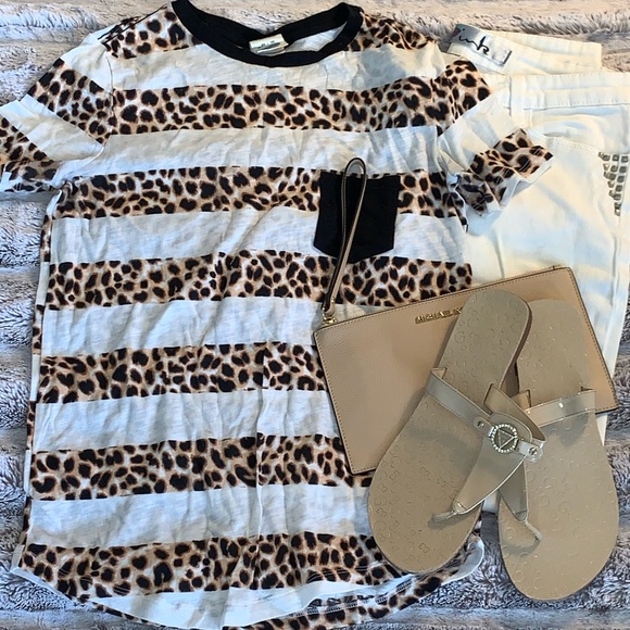 Super cute, summer tee. - Picture 1 of 3